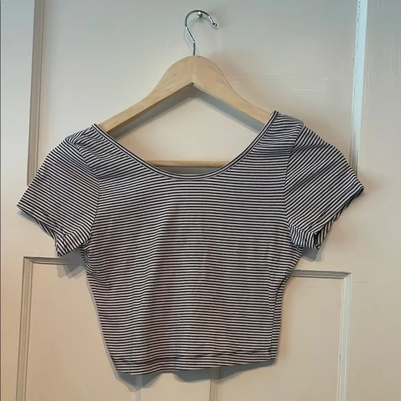 Brandy Melville Striped Navy and White Giselle Crop Top - Picture 3 of 7
